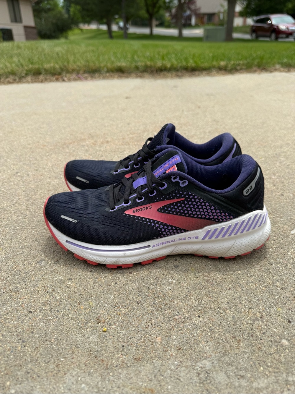 Womens Brooks Adrenaline 22 (size 7.5) - Picture 3 of 9